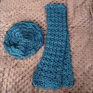 NWOT HANDMADE SHIMMERY BLUE CROCHET SCARF w/BEANIE